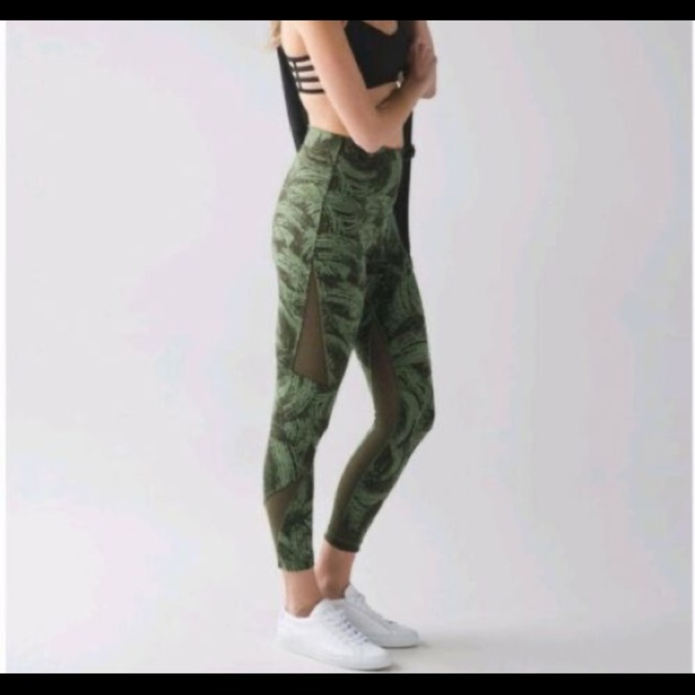 NWOT Lululemon Wanderlust limited edition leggings